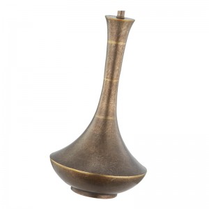 Lampe de table en fer antique décorative dans l\'espace public