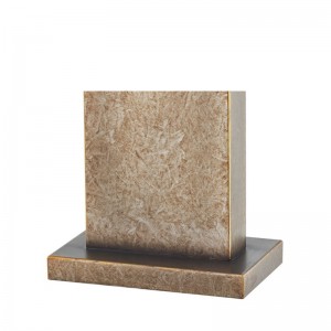 Lampe de table en fer antique décorative à l\'entrée de l\'espace public