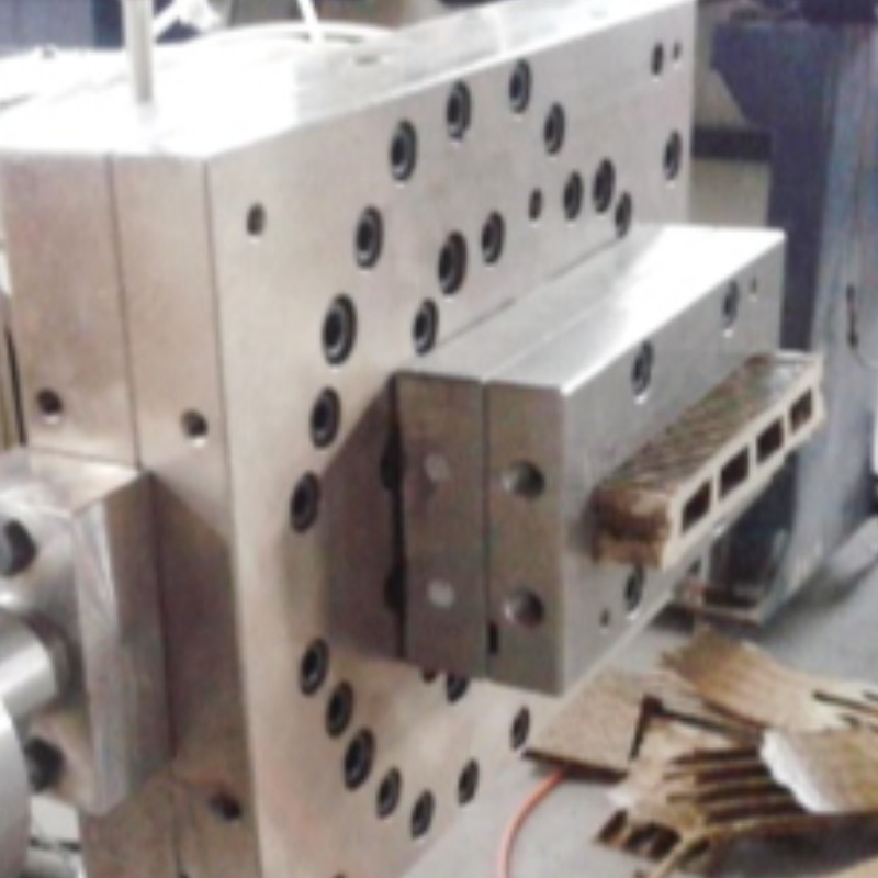 Moule d'extrusion en plastique avec du bois PE