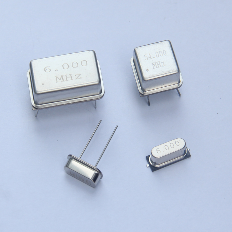 Oscillateur de cristal 49U