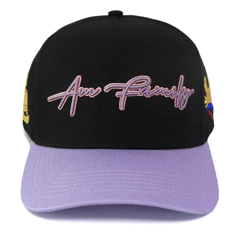 Nouvelle arrivée de contraste d'arrivée ennoir et violet Couleur personnalisée 5 broderies Logo Cap de baseball Cap de base de sports pour adultes