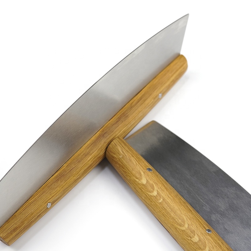 China Factory 304 Pizza Pizza Pizza Pizza Pizza Slicer Pizza Rocker avec poignée en bois