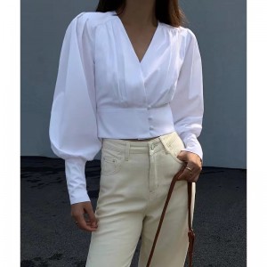 Chemise à manches longues en V blanc en V