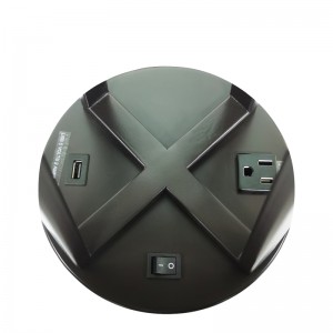 Nights et Lumière Dark Bronze avec un interrupteur à rocker ON/off, une sortie pratique et un port de chargement USB à Hotel Gurnal