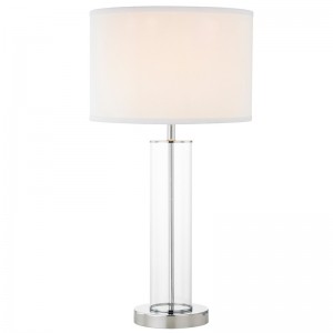 Lampe de table en verre transparent avec finition chromée polie à l\'hôtel chambre