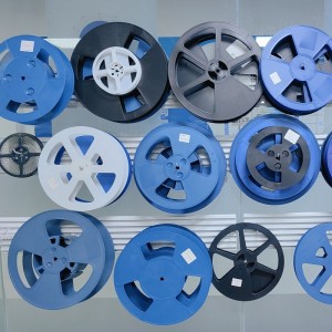 Bobine de ruban adhésif