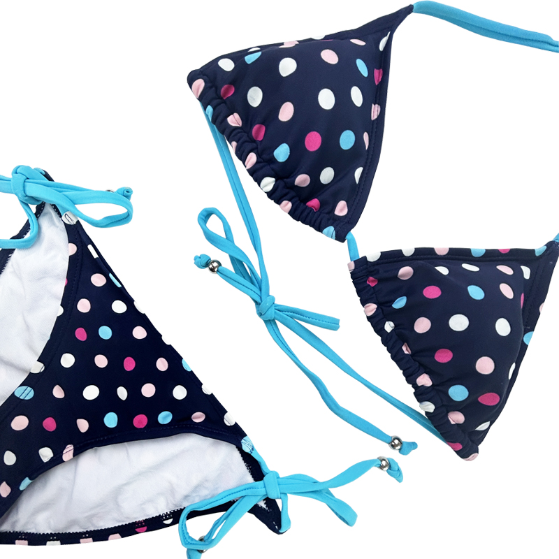 Sangle licou à palets à pois bleu marine du maillot de bain en deux pièces