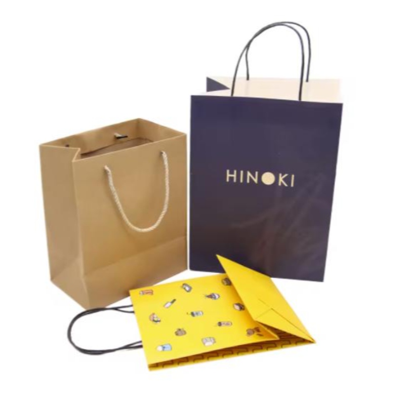 Logo imprimé personnalisé Kraft Paper Emballage Sac cadeau Crafacier Shopping Biodegradable Paper Sac avec poignée