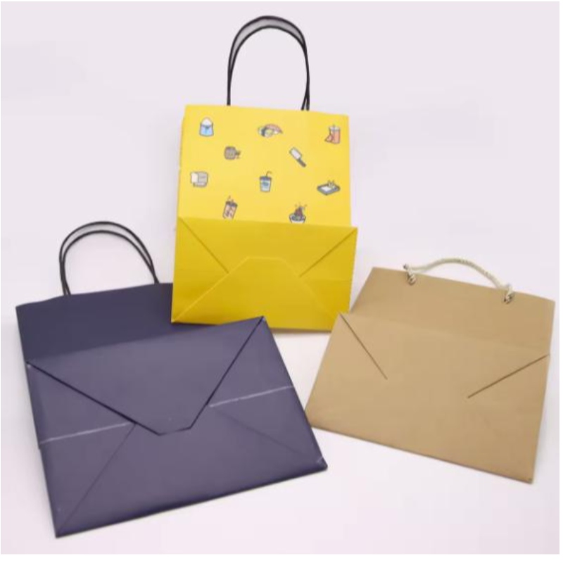 Logo imprimé personnalisé Kraft Paper Emballage Sac cadeau Crafacier Shopping Biodegradable Paper Sac avec poignée