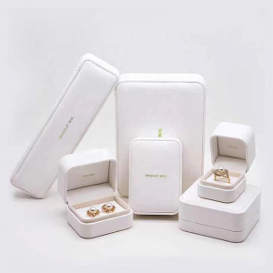 Boucles de bracelet de luxe en cuir personnalisé Boîte à anneaux Boîte de bijoux