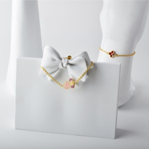 Nouveau 4 fleurs de pêche évidement   un bracelet d\'accessoires de fleur de pêche coquille blanche