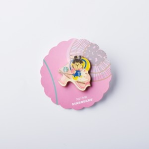 Badge de logo d\'image de bande dessinée d\'émail d\'imitation personnalisée, frais d\'échantillonnage gratuit, adaptés à la collection, charmes de badge en métal en or, broche, émail doux