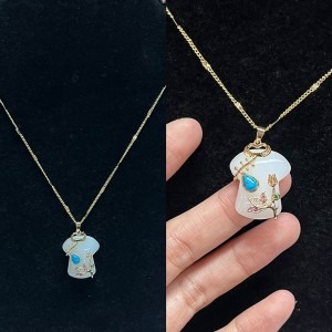 Élégant collier de pendentif chinois chinois Jade blanc avec de l\'or-Détails floraux plaqués, turquoise & Accents de zircon vintage-Bijoux de mode inspirés pour les femmes