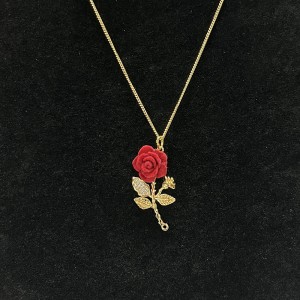 Or romantique-Collier pendentif rose en velours rouge plaqué avec strass-Feuilles ornées et design floral élégant pour l\'amour et la beauté