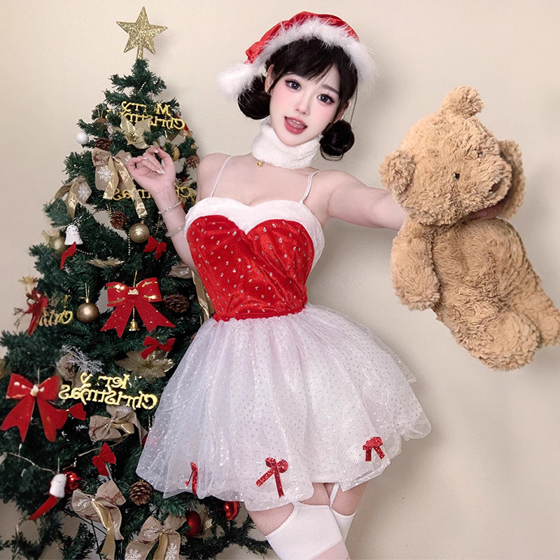 Nouveau costume de Noël pour des performances sur scène. Une forme rouge - Ensemble d\'uniformes de robe en dentelle adapté à la fois pour Noël et le Nouvel An108 Prix:$89,99