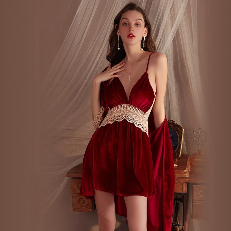 Nouveau style automne et velours d'hiver et tulle sans dos, sexy deep V-Nightgown en forme avec construit-Dans Bra Pads et une robe extérieure assortie, parfait pour Home Wear4054 Prix:$179.99