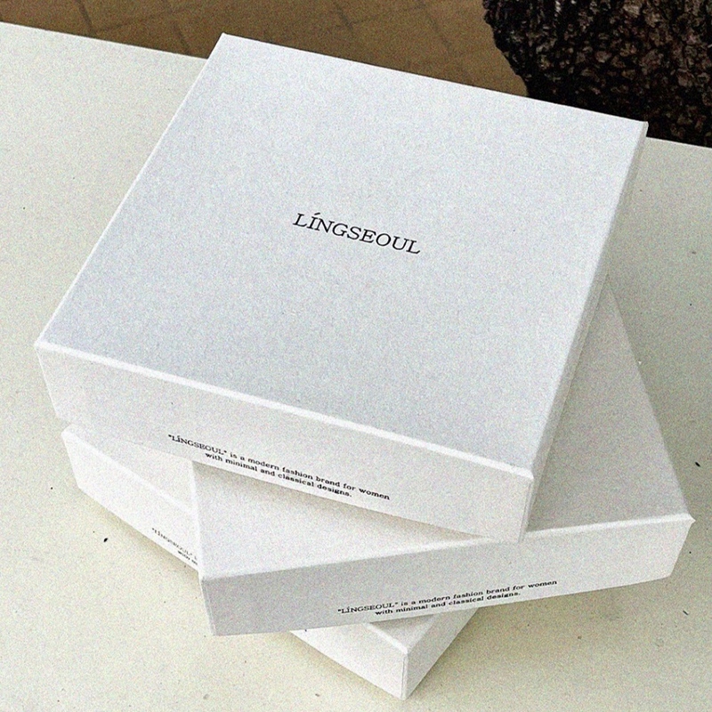 Boîte cadeau classique d'élégance