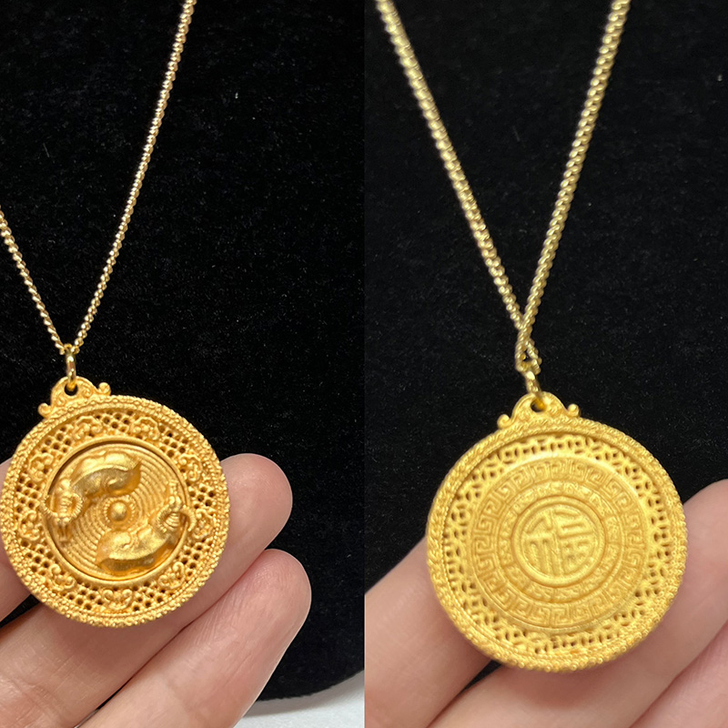 Or 24K-Placé Lucky Three-Pendentif de richesse de crapaud à pattes avec un caractère complexe en filigrane et en FU pour la prospérité et la fortune