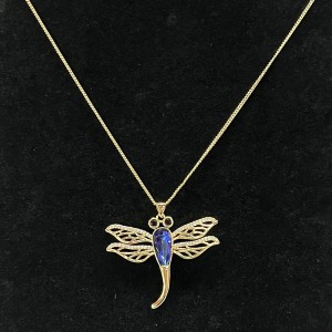 Or 18k-Collier pendentif libellule plaqué avec corps en cristal à facettes bleues, yeux de pierre précieusenoirs et détaillants d\'aile en filigrane pour lanature élégante-Bijoux inspirés