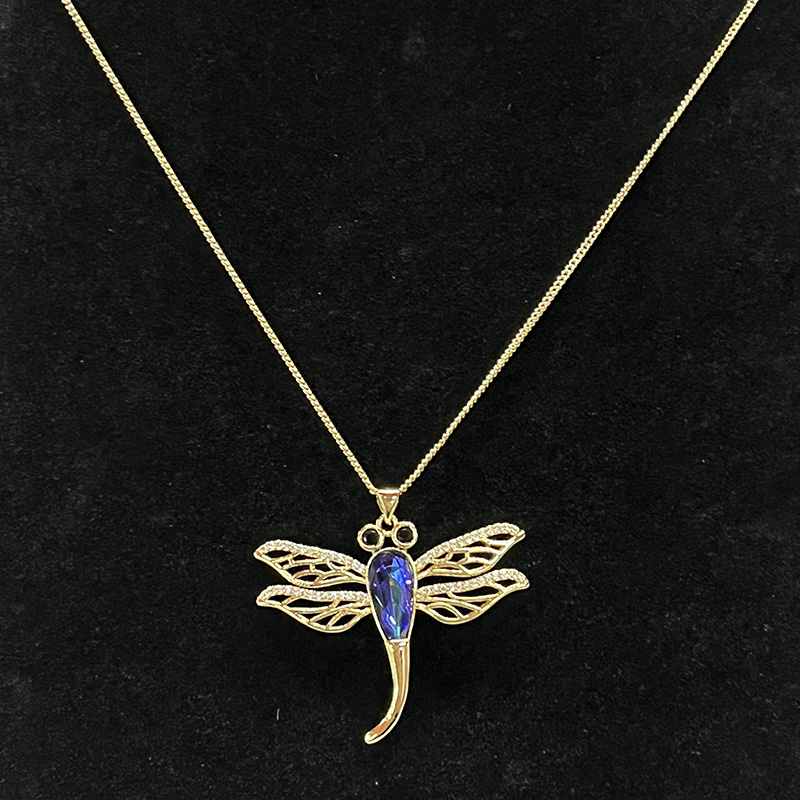 Or 18k-Collier pendentif libellule plaqué avec corps en cristal à facettes bleues, yeux de pierre précieusenoirs et détaillants d'aile en filigrane pour lanature élégante-Bijoux inspirés
