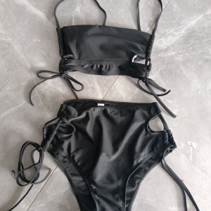 2025 Nouveau commerce extérieur de style européen et américain deux-morceau haut de gamme-Bikini triangle à taille. Avec des sangles de cravate et des leçage, il est sexy et à la mode des maillots de bain Sy2427 Prix:$79,99