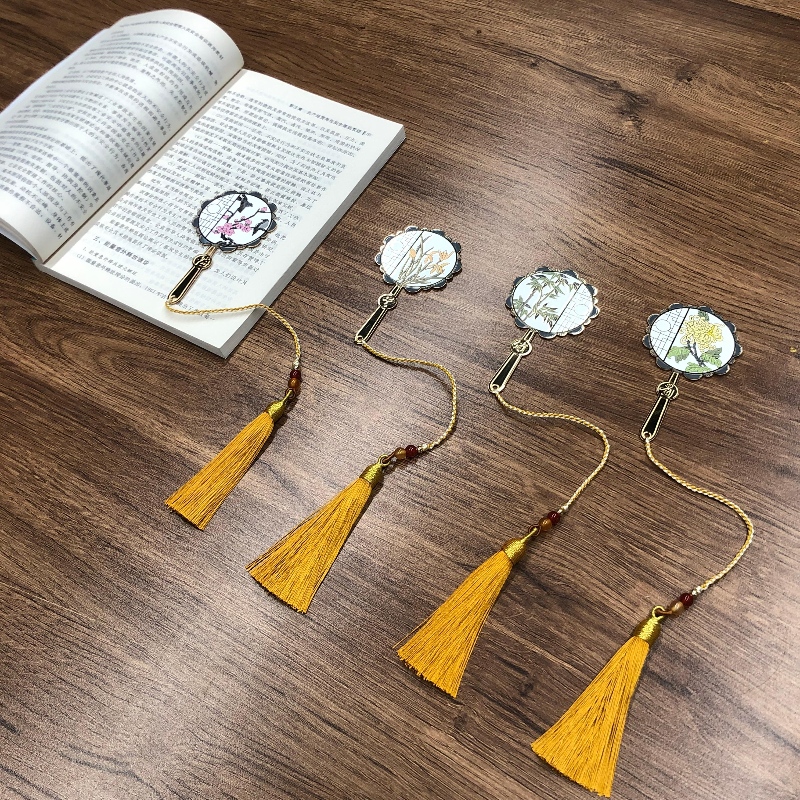 Oriental Fan Metal Bookmark avec des glands en soie