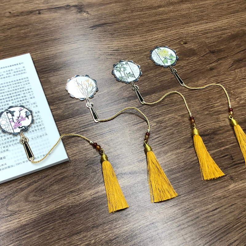 Oriental Fan Metal Bookmark avec des glands en soie