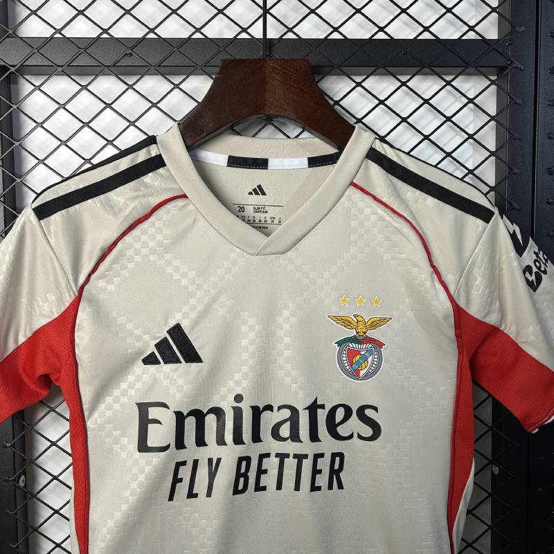 25/26 enfants Benfica Taille à l'extérieur: 16-28