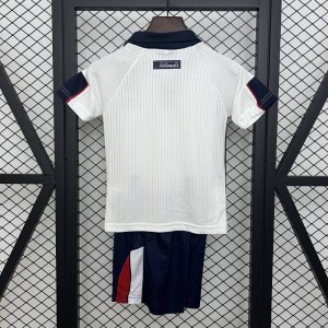 Kids England 1998 Taille de la maison: 16-28