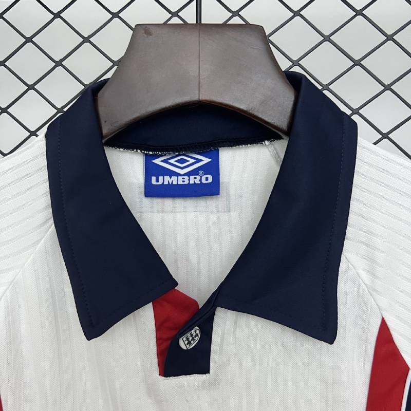Kids England 1998 Taille de la maison: 16-28