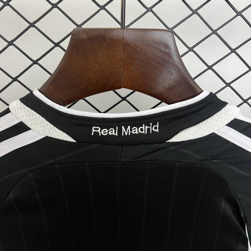Kids Real Madrid 06/07 Taille à l'extérieur: 16-28