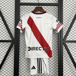 25/26 Kids River Plate Home Taille: 16-28