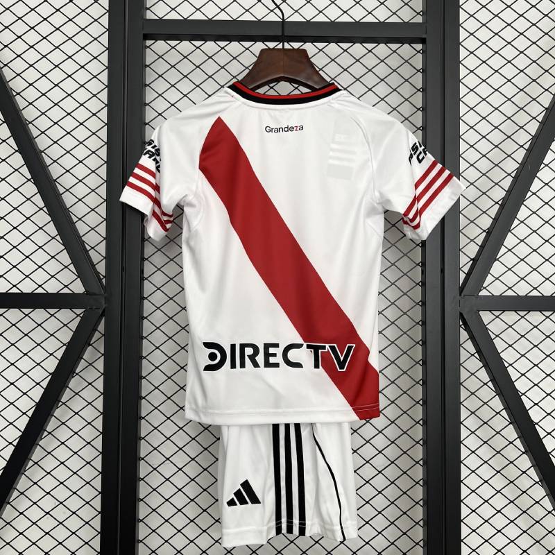 25/26 Kids River Plate Home Taille: 16-28